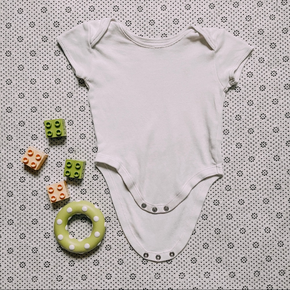 Early Days - Short Sleeved baby-suit Onesie